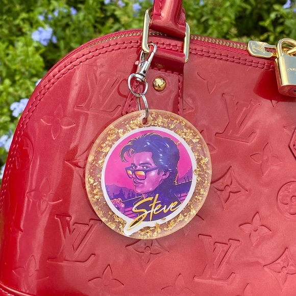 Stranger Things Purple Steve Harrington Cartoon & Gold Flakes Keychain Bag Charm - Picture 7 of 16